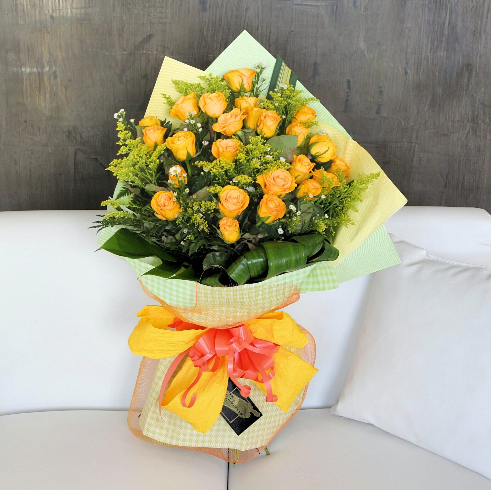 Ramo 24 rosas amarillas | Cflowers Costa Rica, image size:2054x2053