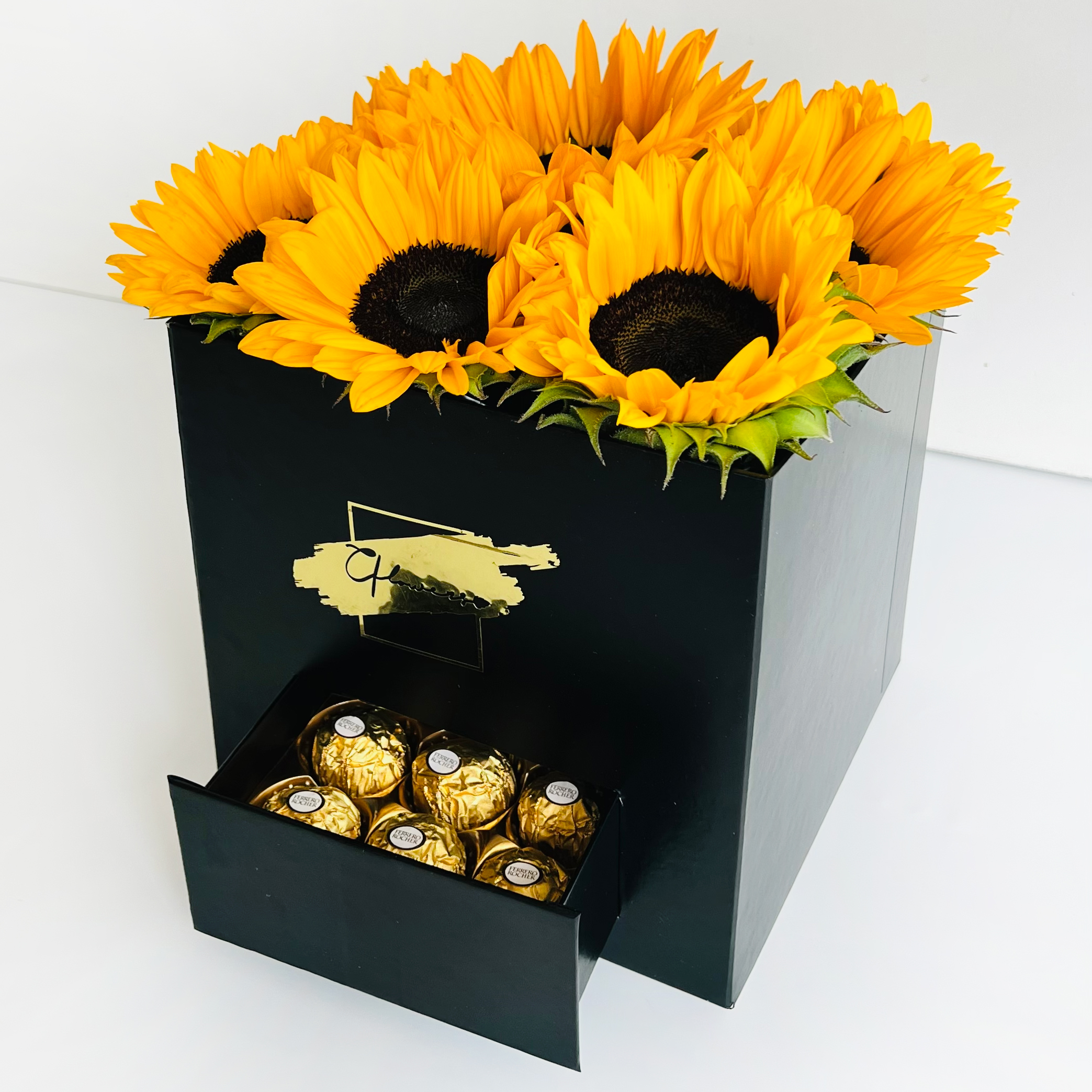 Caja con Girasoles Ferrero Rocher | Cflowers Costa Rica